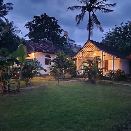 Kayu Cottage Gili Trawangan Exterior photo